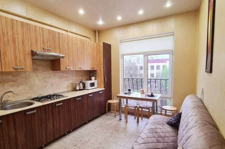 Квартира у парка Фрунзе и горпляжа