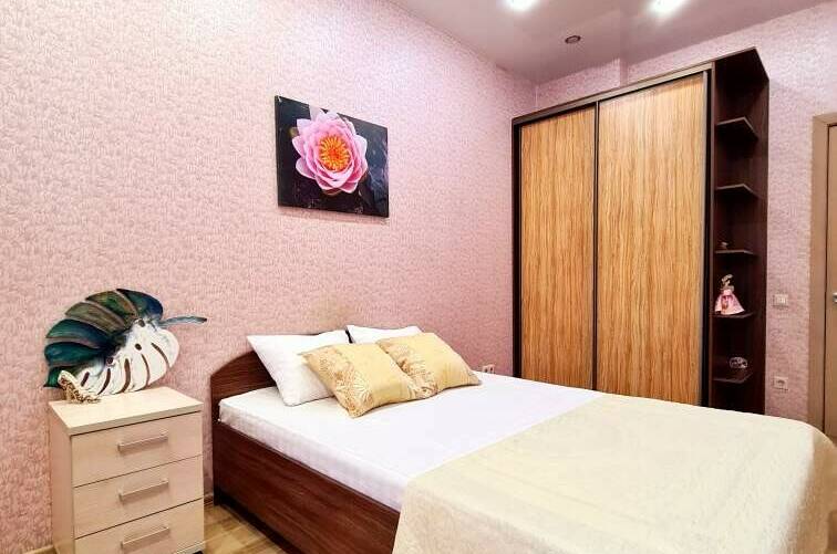 Квартира у парка Фрунзе и горпляжа